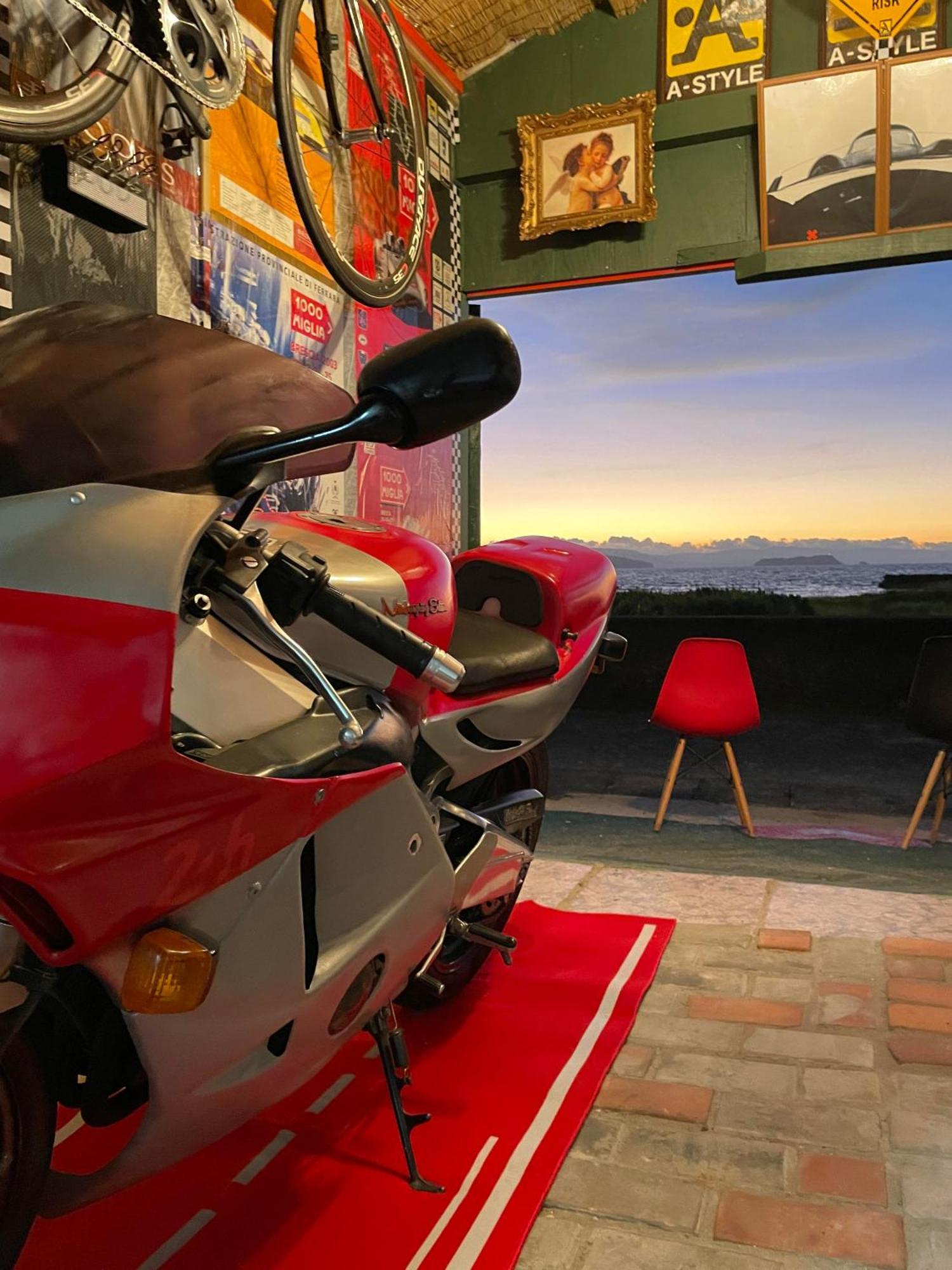ライダーズハウス薩摩ヴィンテージインビーチフロント Minamiosumi Exterior foto