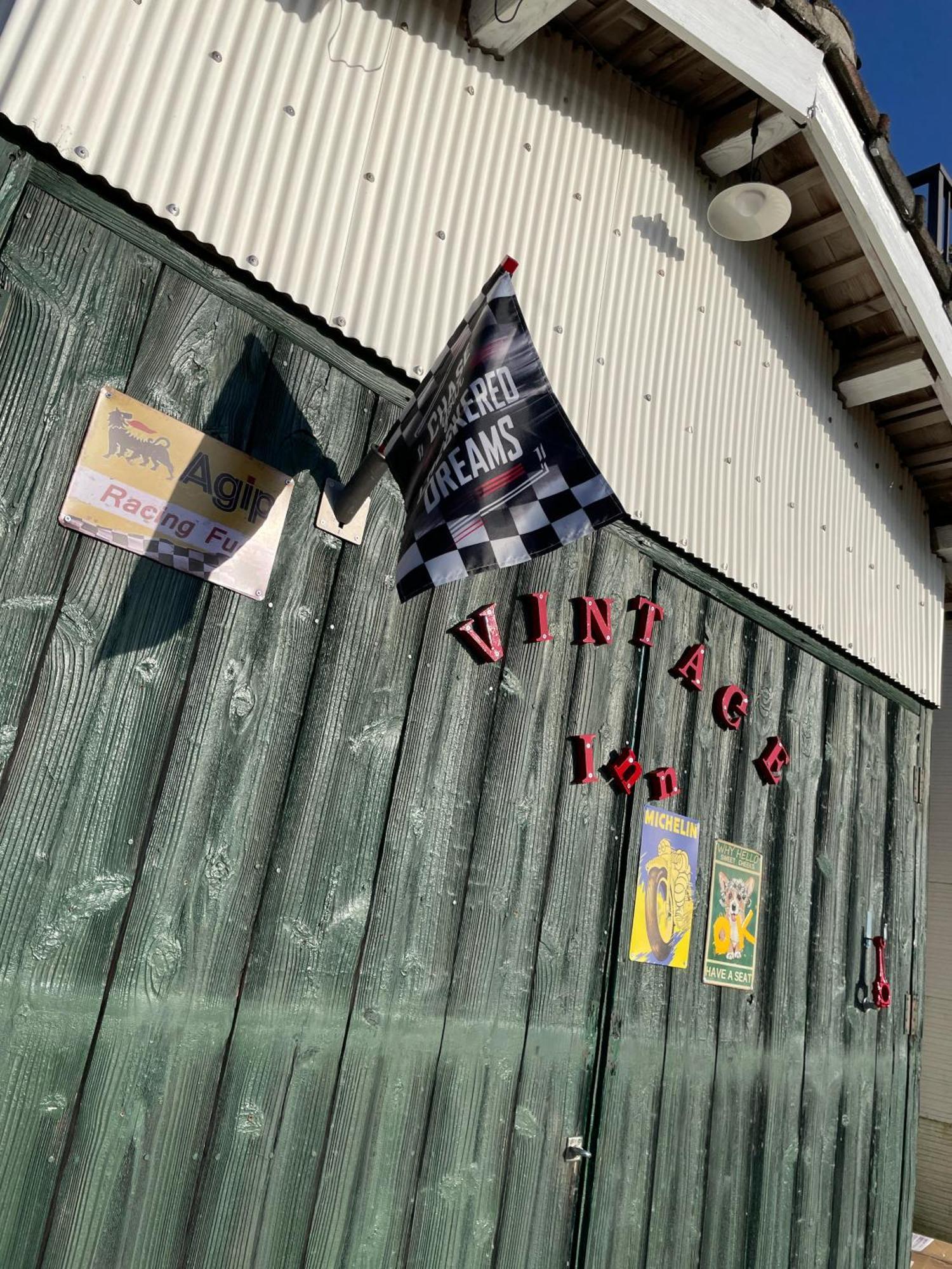ライダーズハウス薩摩ヴィンテージインビーチフロント Minamiosumi Exterior foto